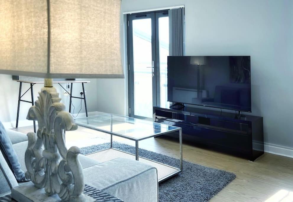 شقة New Luxurious And Business Apt سوانسي المظهر الخارجي الصورة